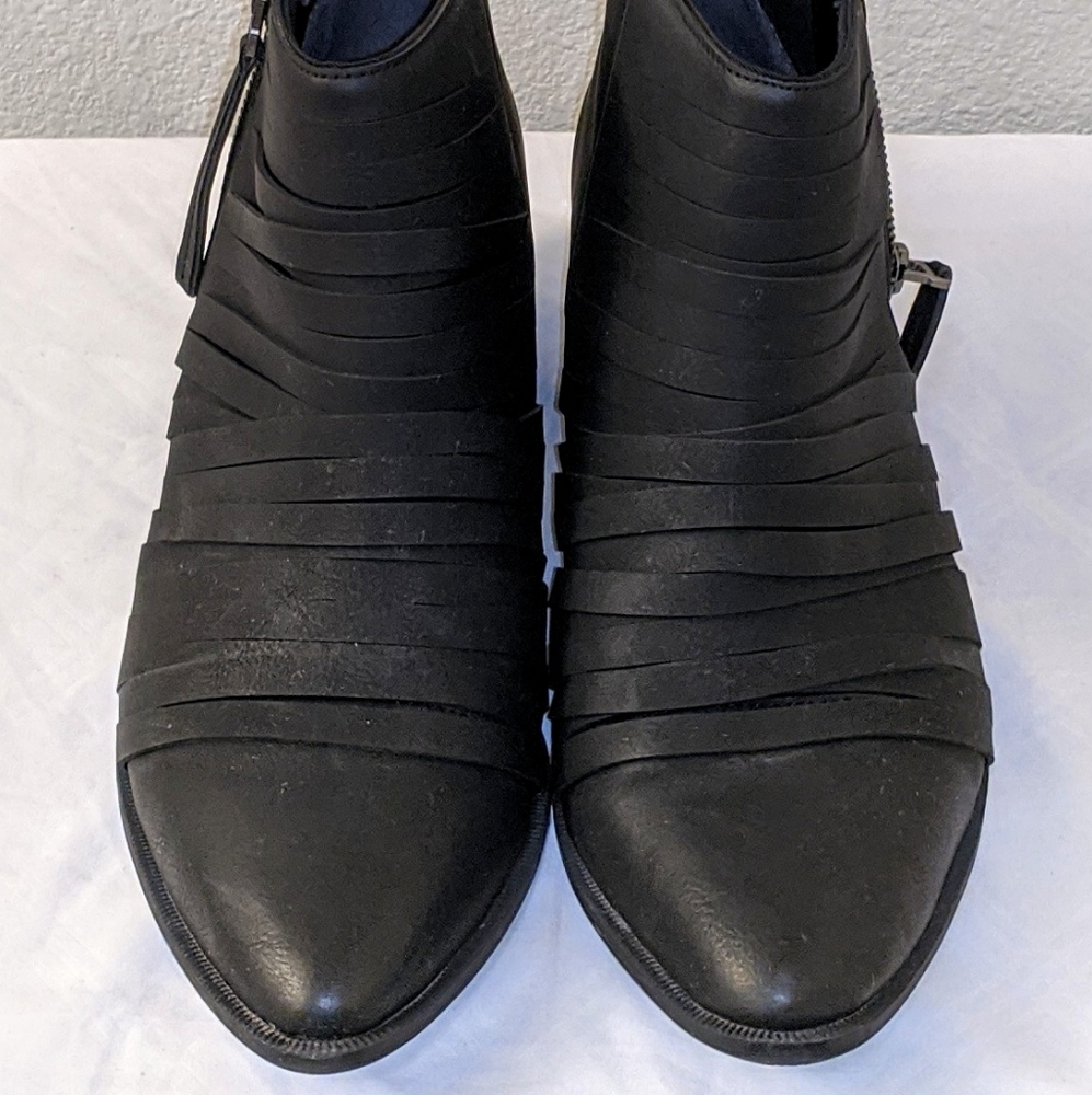Circus by Sam Edelmon Holden Ankle Boots